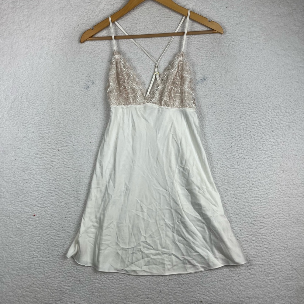 Flora nikrooz white slip